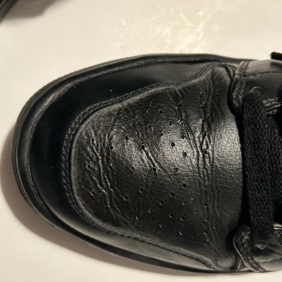 Air Jordan 1 Retro Mid Triple Black - 8 M W 9.5 - Picture 4 of 8